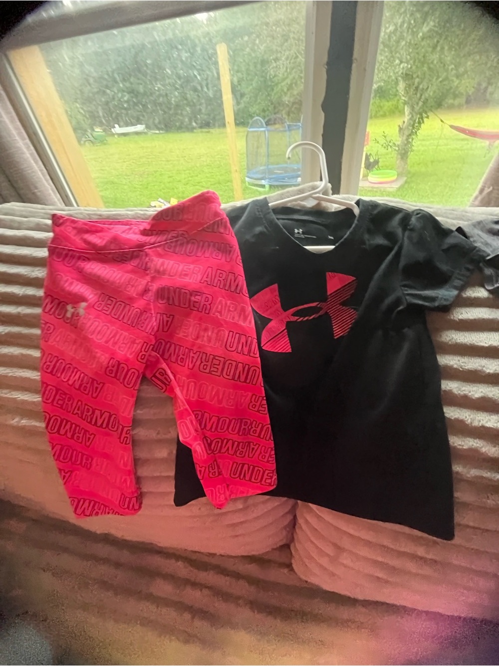 Toddler 24m Under Armour Black Tee and leggings with Pink Logo